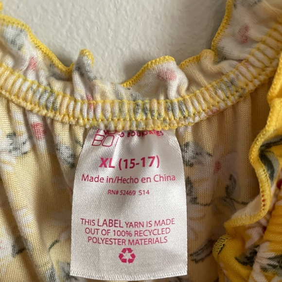 Yellow flower sun dress with ruffles. JR size Xl (15-17) only wore 1 time - Picture 3 of 6